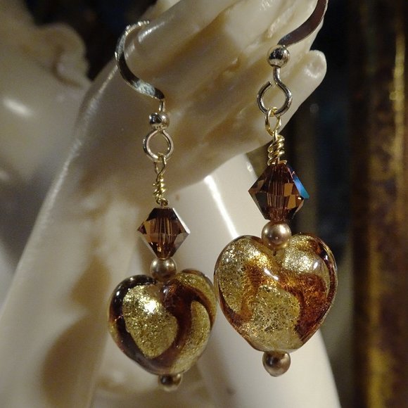 Handmade Murano earrings in topaz sweetheart design with embedded gold leaf - Picture 5 of 7